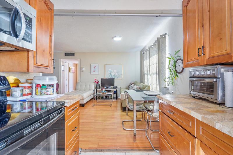  Condo & Townhome Photos