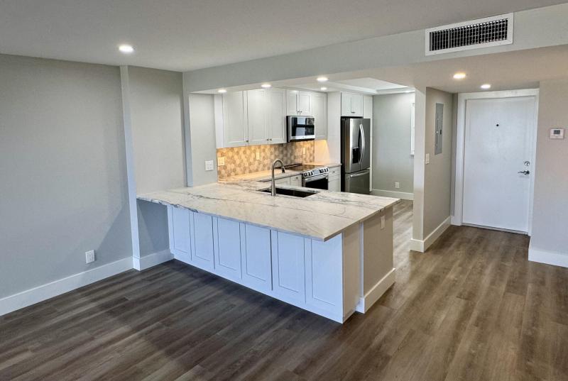  Condo & Townhome Photos