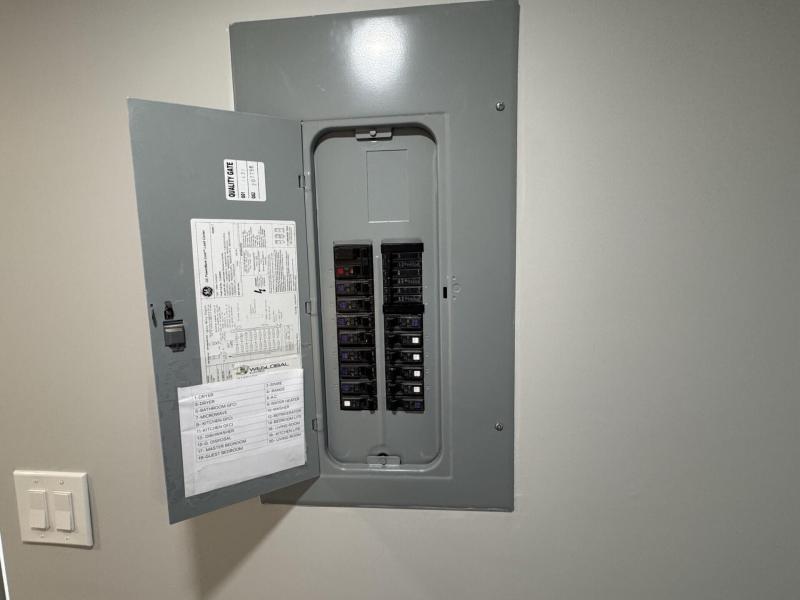  Condo & Townhome Photos