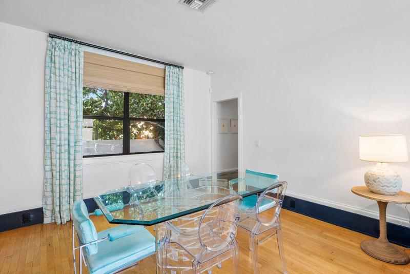  Single Family Homes Photo 13:  Palm Beach,  FL 33480