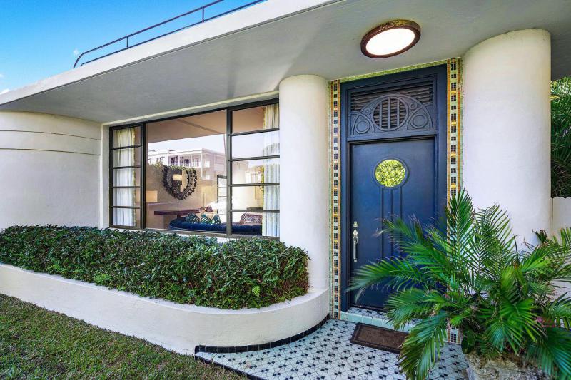  Single Family Homes Photo 2:  Palm Beach,  FL 33480