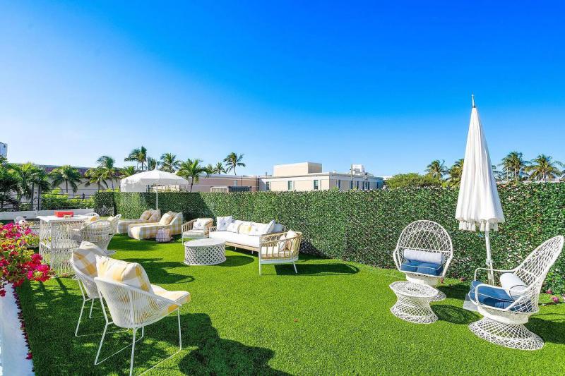  Single Family Homes Photo 3:  Palm Beach,  FL 33480