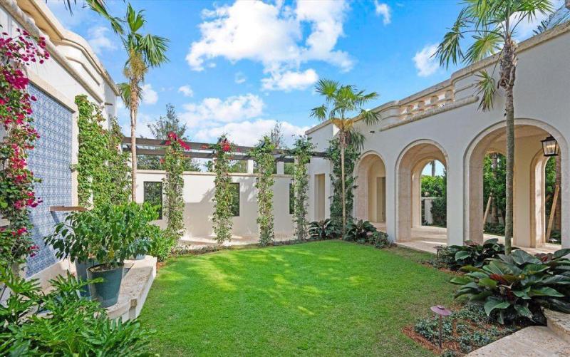  Single Family Homes Photo 10:  Palm Beach,  FL 33480