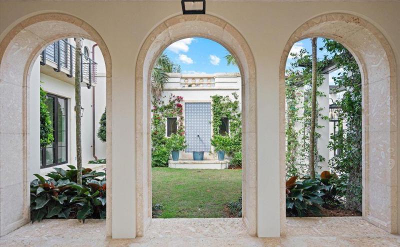  Single Family Homes Photo 9:  Palm Beach,  FL 33480