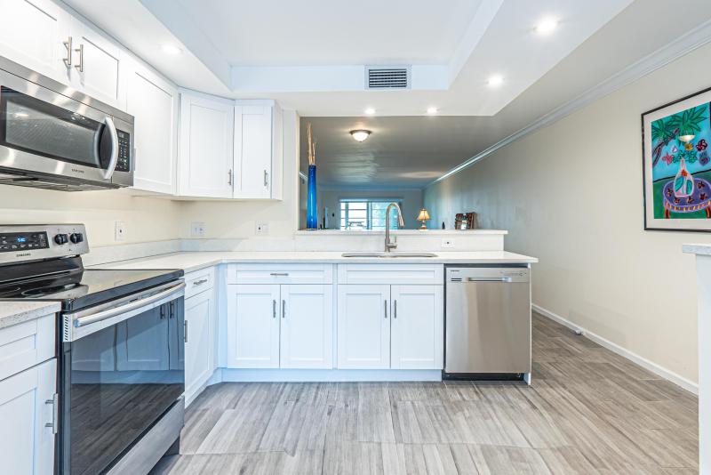  Condo & Townhome Photos