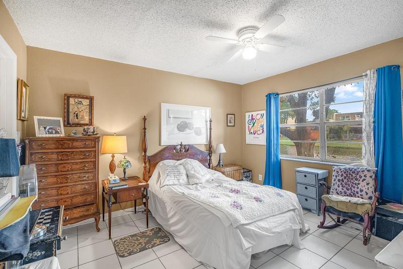  Condo & Townhome Photos