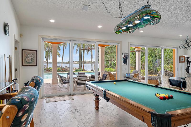  Single Family Homes Photo 19:  Jupiter,  FL 33458