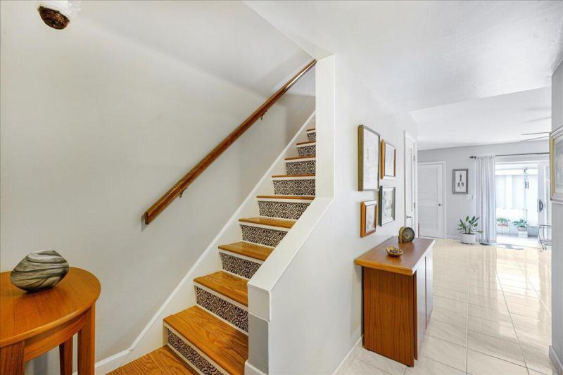  Condo & Townhome Photos