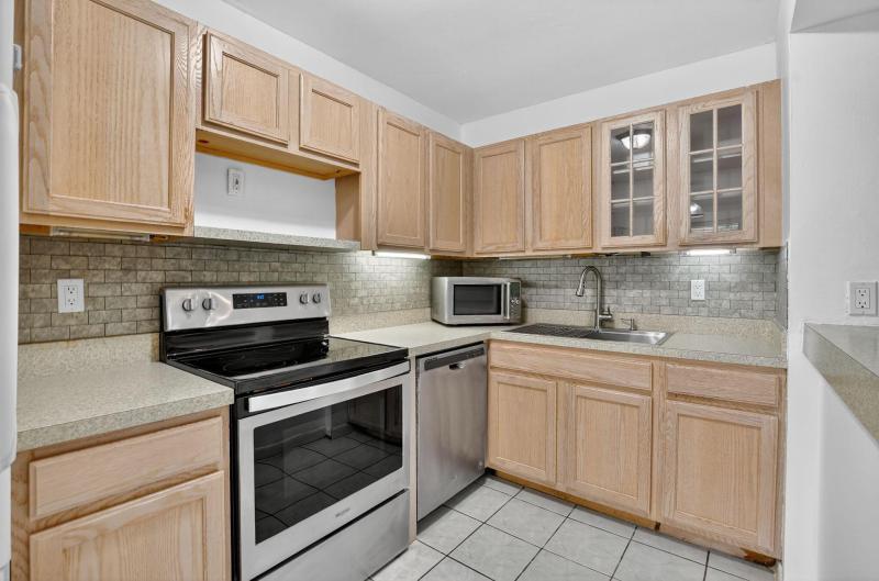  Condo & Townhome Photos