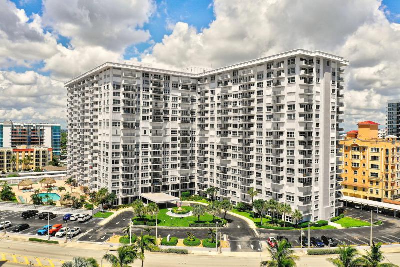  Condo & Townhome Photos