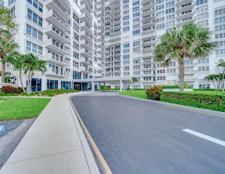  Condo & Townhome Photos