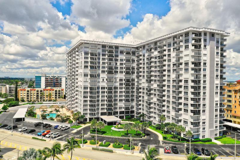  Condo & Townhome Photos