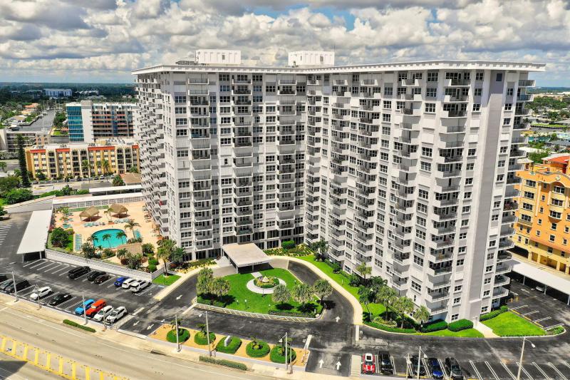  Condo & Townhome Photos