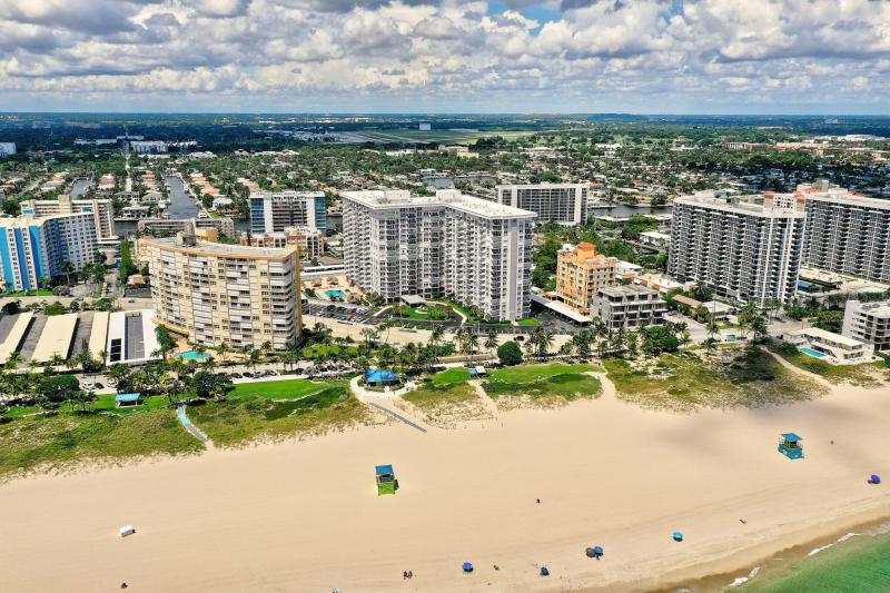  Condo & Townhome Photos