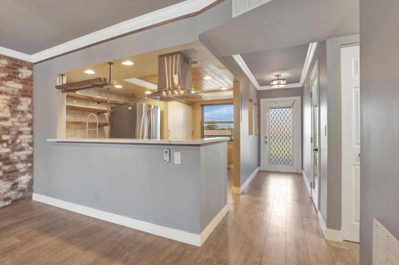  Condo & Townhome Photos