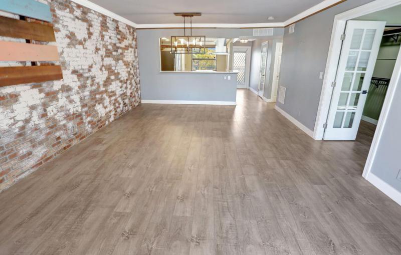  Condo & Townhome Photos