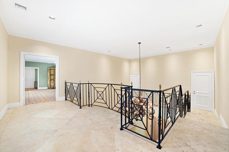  Single Family Homes Photo 15:  Palm Beach,  FL 33480