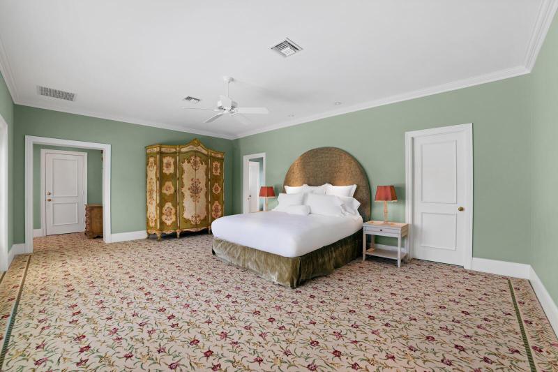 Single Family Homes Photo 16:  Palm Beach,  FL 33480