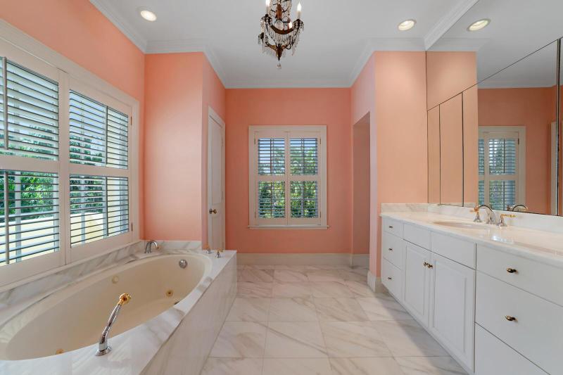  Single Family Homes Photo 17:  Palm Beach,  FL 33480