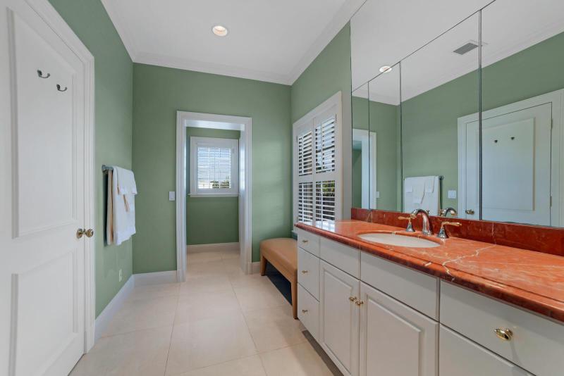  Single Family Homes Photo 19:  Palm Beach,  FL 33480