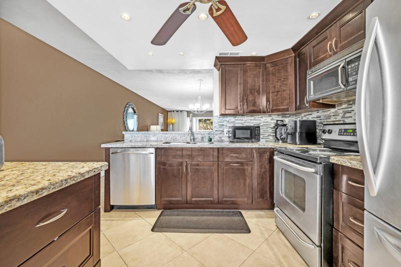  Condo & Townhome Photos