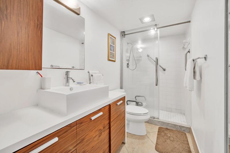  Condo & Townhome Photos