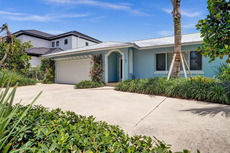  Single Family Homes Photo 5:  Deerfield Beach,  FL 33441