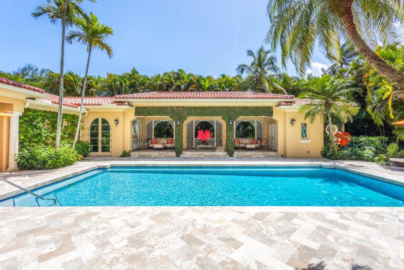  Single Family Homes Photo 11:  Palm Beach,  FL 33480