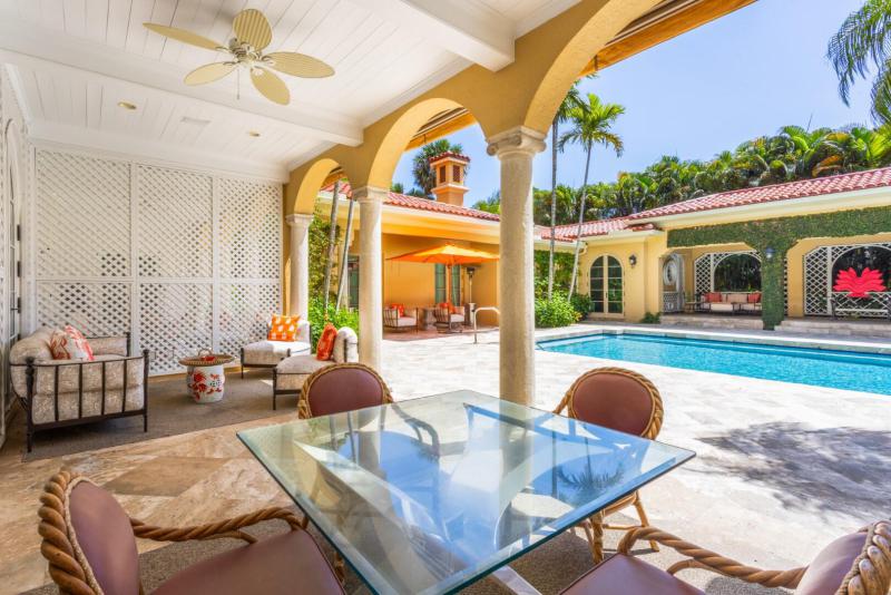  Single Family Homes Photo 12:  Palm Beach,  FL 33480