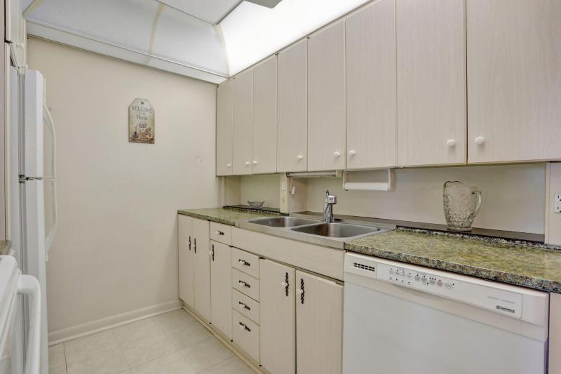  Condo & Townhome Photos