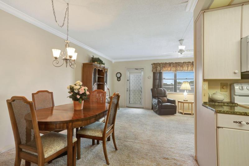  Condo & Townhome Photos