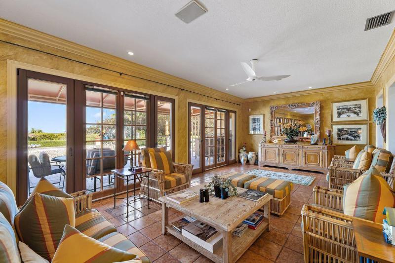  Single Family Homes Photo 17:  Hobe Sound,  FL 33455