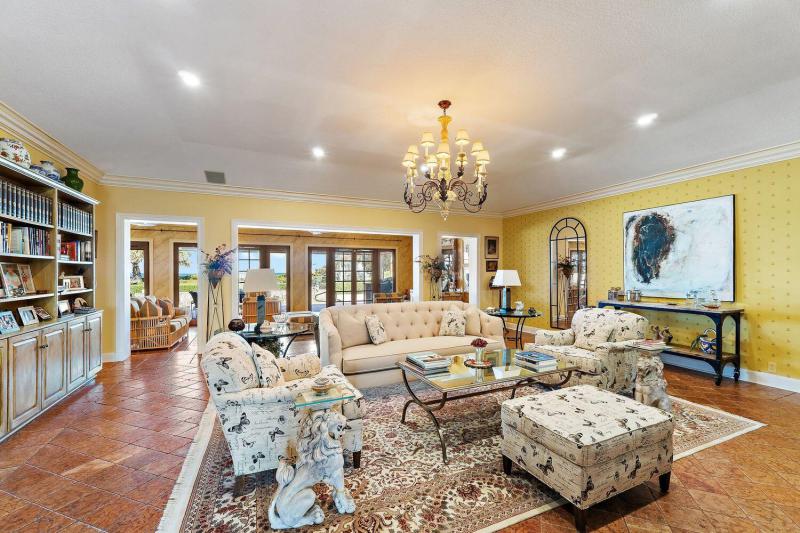  Single Family Homes Photo 9:  Hobe Sound,  FL 33455