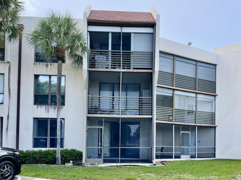  Condo & Townhome Photos