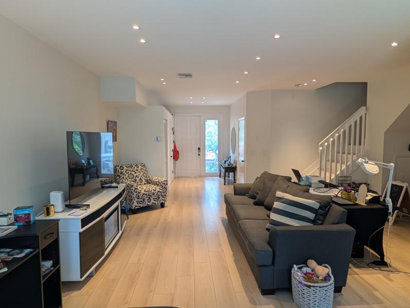  Condo & Townhome Photos