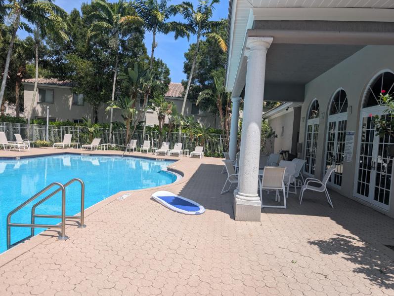  Condo & Townhome Photos