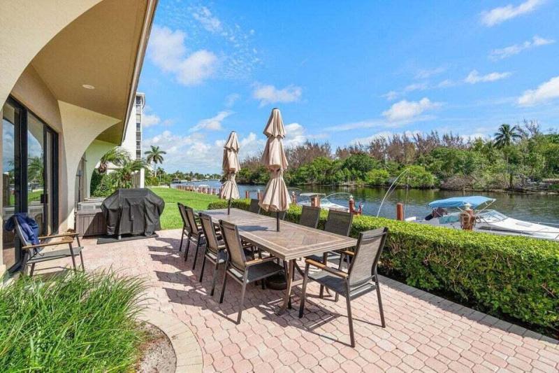  Condo & Townhome Photos
