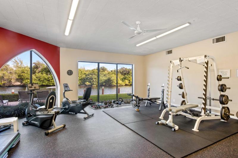  Condo & Townhome Photos
