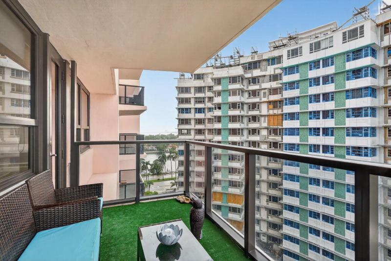 Condo & Townhome Photos