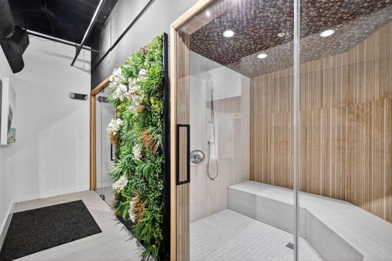  Condo & Townhome Photos