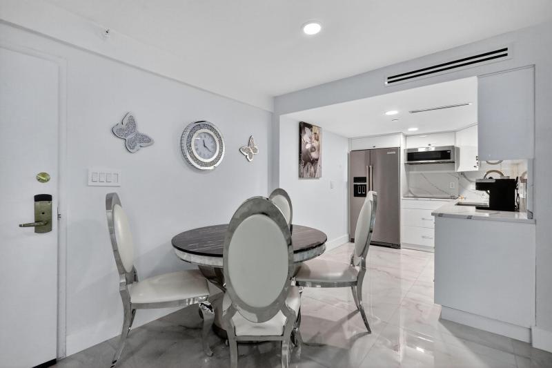  Condo & Townhome Photos
