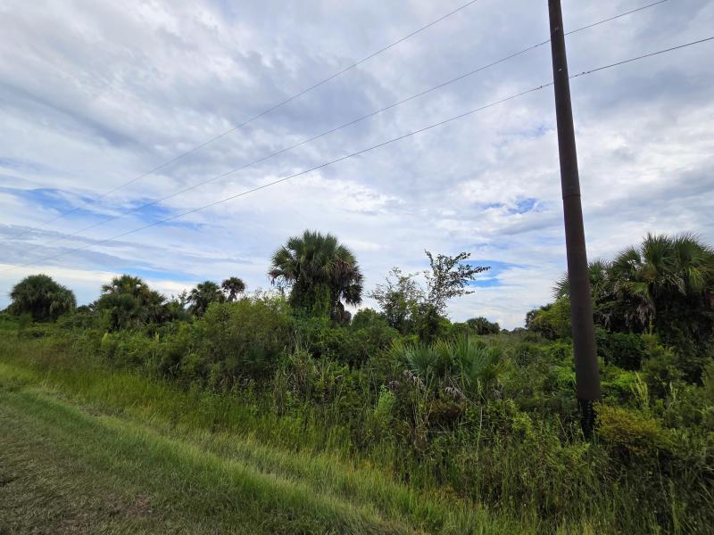  Commercial & Industrial Land Images 