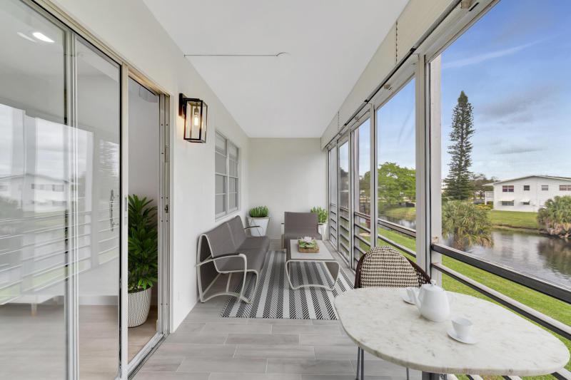  Condo & Townhome Photos