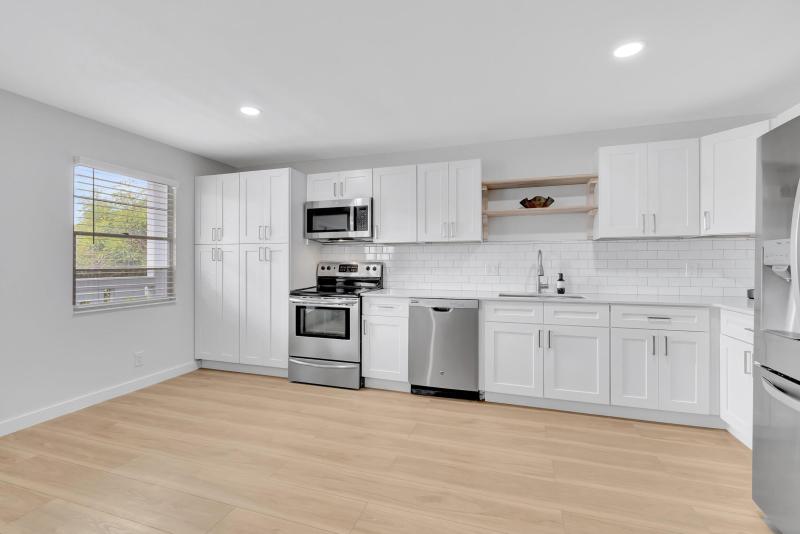 Condo & Townhome Photos