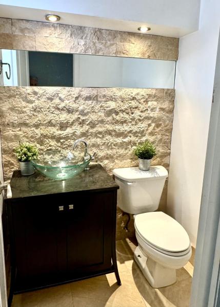  Condo & Townhome Photos