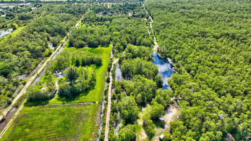  Commercial & Industrial Land Images 