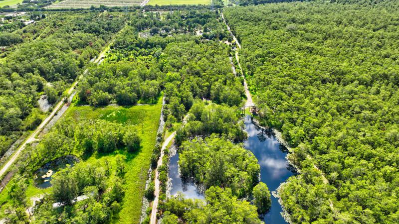  Commercial & Industrial Land Images 