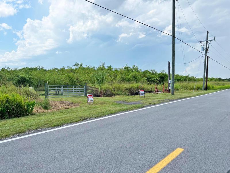  Commercial & Industrial Land Images 