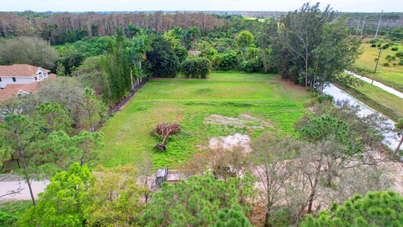  Commercial & Industrial Land Images 