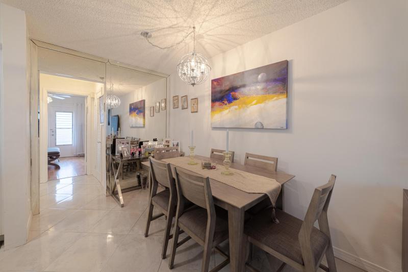  Condo & Townhome Photos